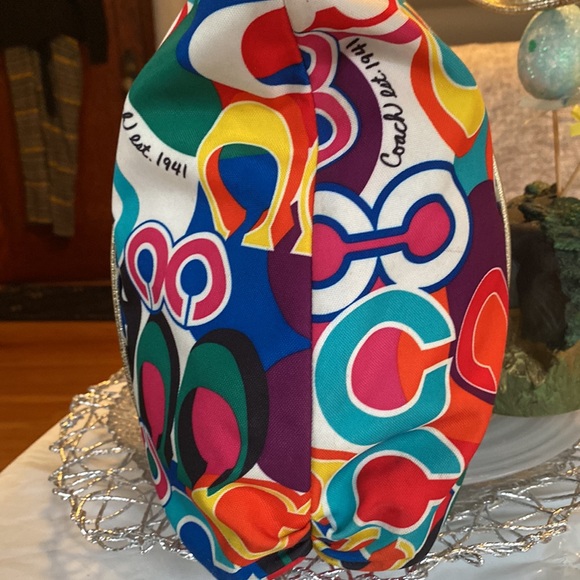 Coach - Picture 3 of 16